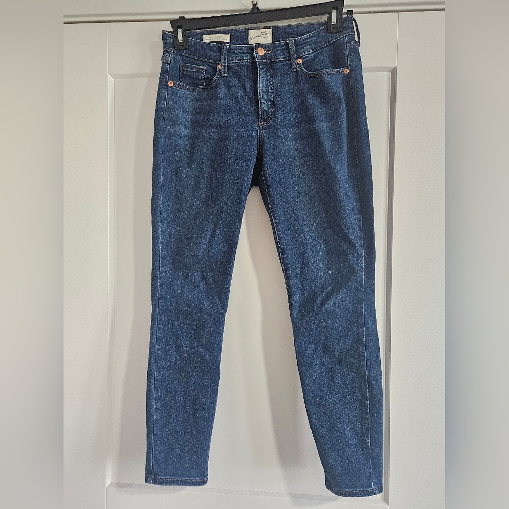 Universal Threads mid-rise curvy skinny jeans - size 8/29R